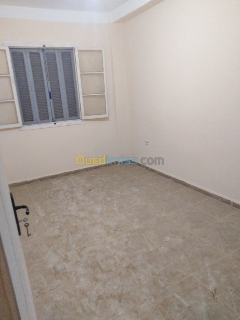 Location Niveau De Villa F3 Alger Les eucalyptus