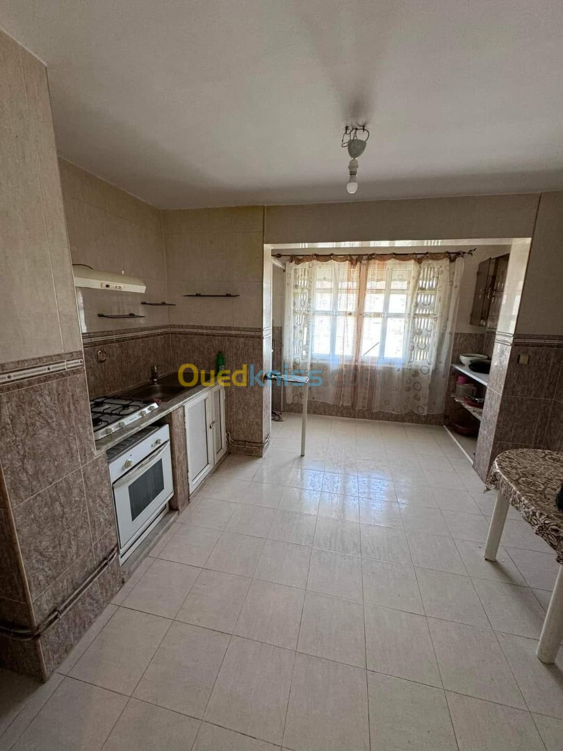 Location Appartement F4 Annaba Annaba