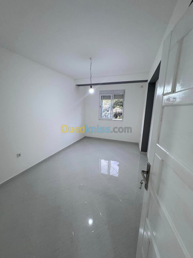 Location Appartement F4 Annaba Annaba