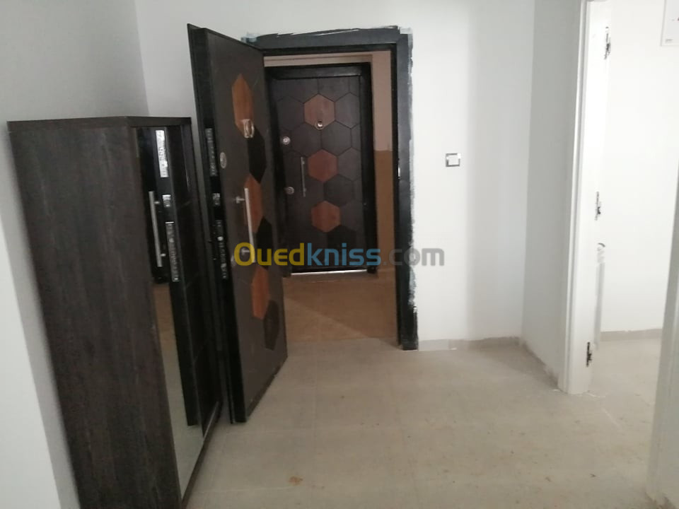 Location Appartement F5 Constantine Ain smara