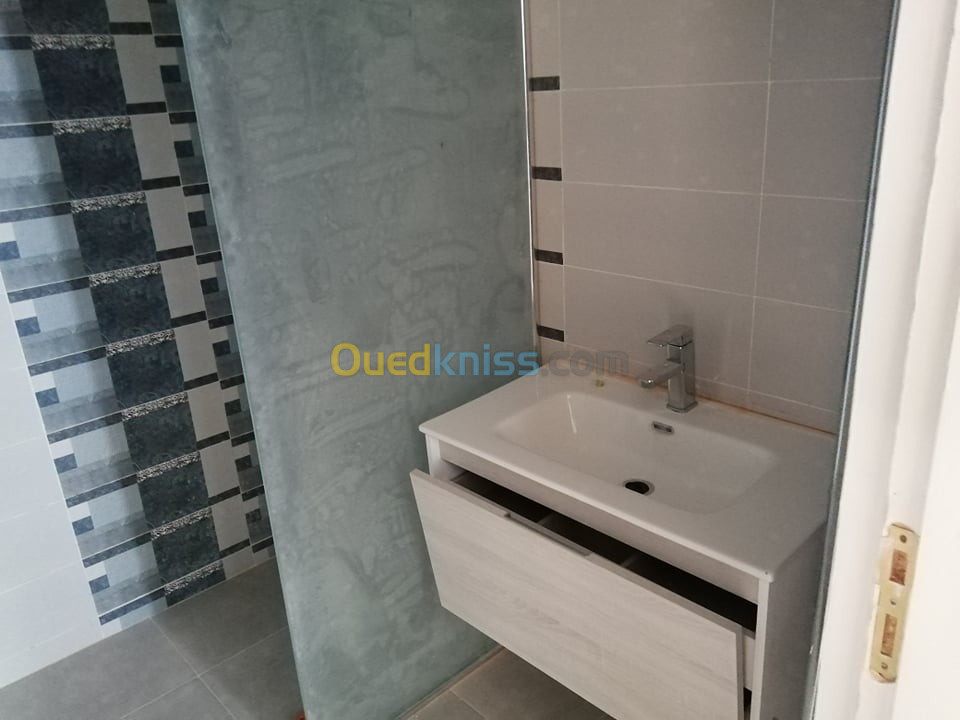 Location Appartement F5 Constantine Ain smara