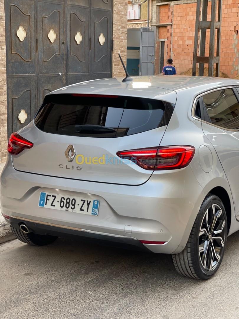 Renault Clio 2023 