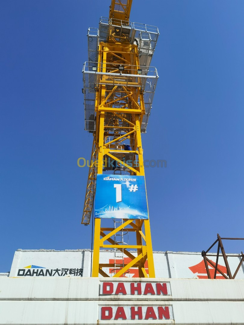 GRUE A TOUR DAHAN Neuve (20-25 Tonnes)