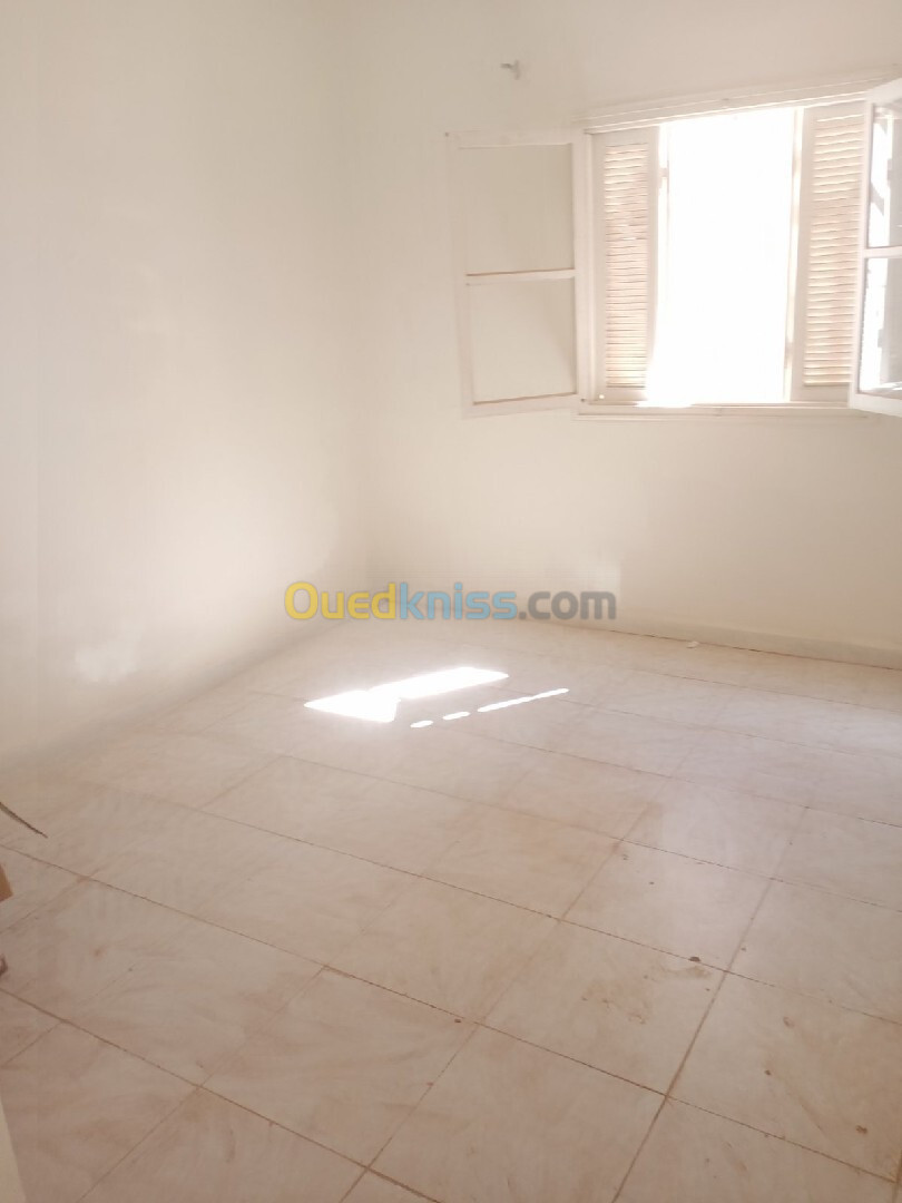 Location Appartement F3 Alger Saoula