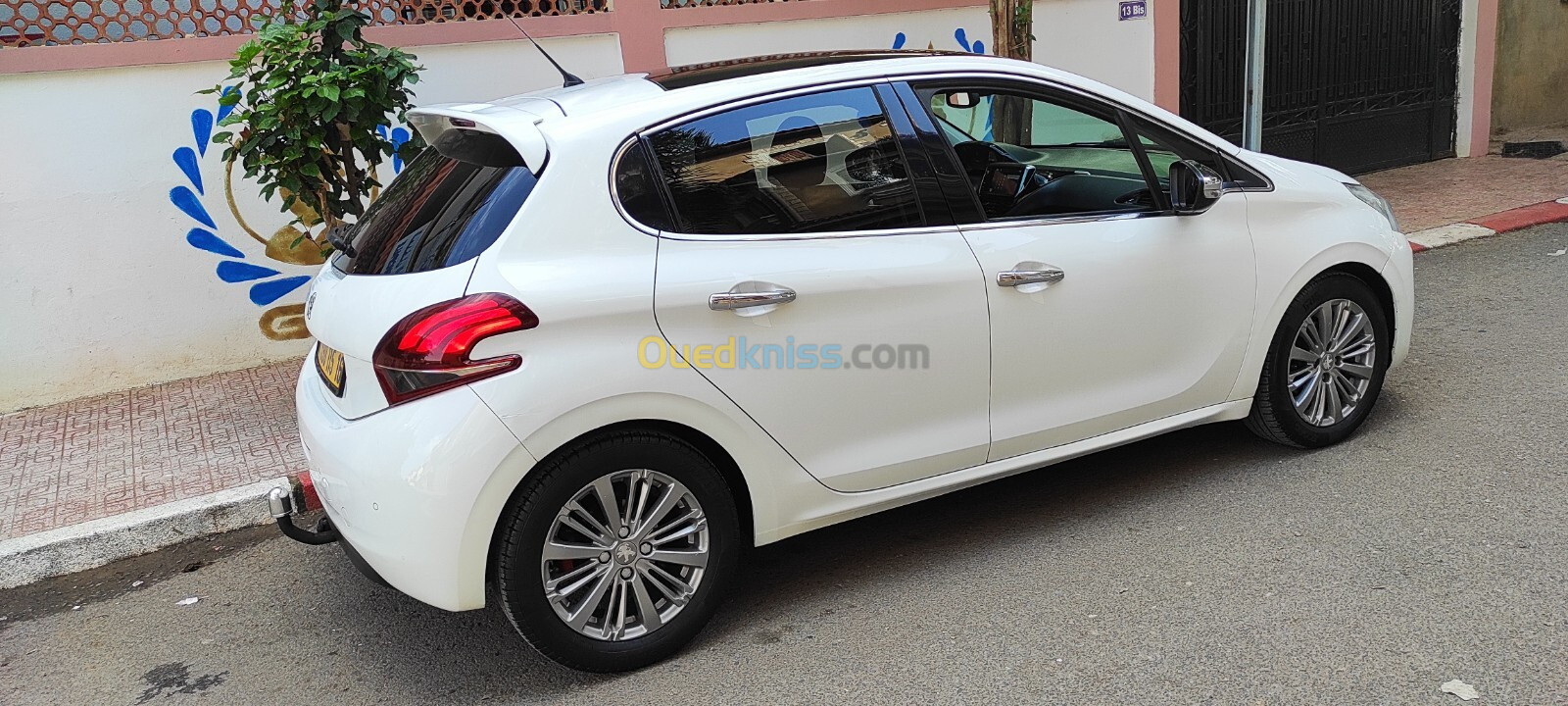 Peugeot 208 2015 Allure Facelift