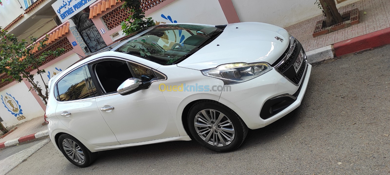 Peugeot 208 2015 Allure Facelift