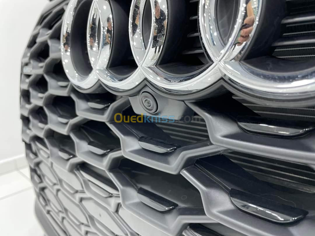 Audi Q3 Sportback 2023 S-LINE