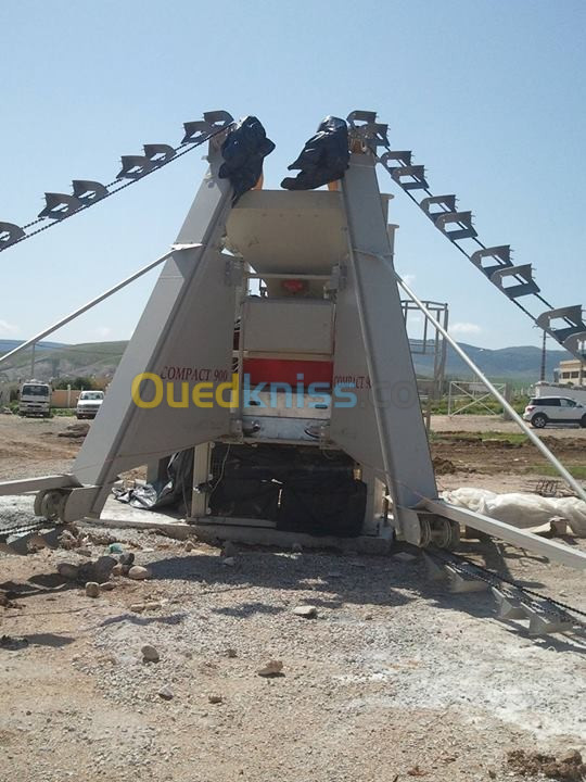 Ensemble de Matériel de Chantier à Vendre : Grues, Centrale à Béton, Échafaudage et Plus