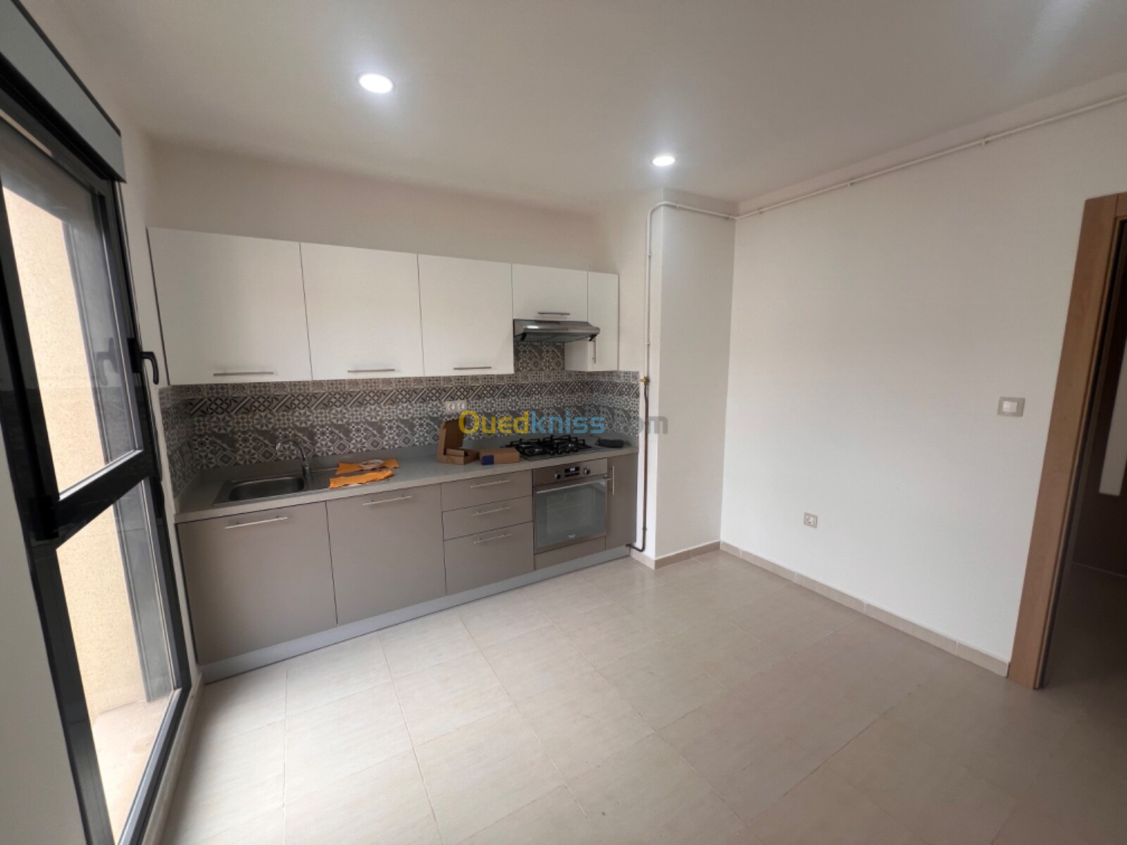 Location Appartement F05 Oran Bir el djir