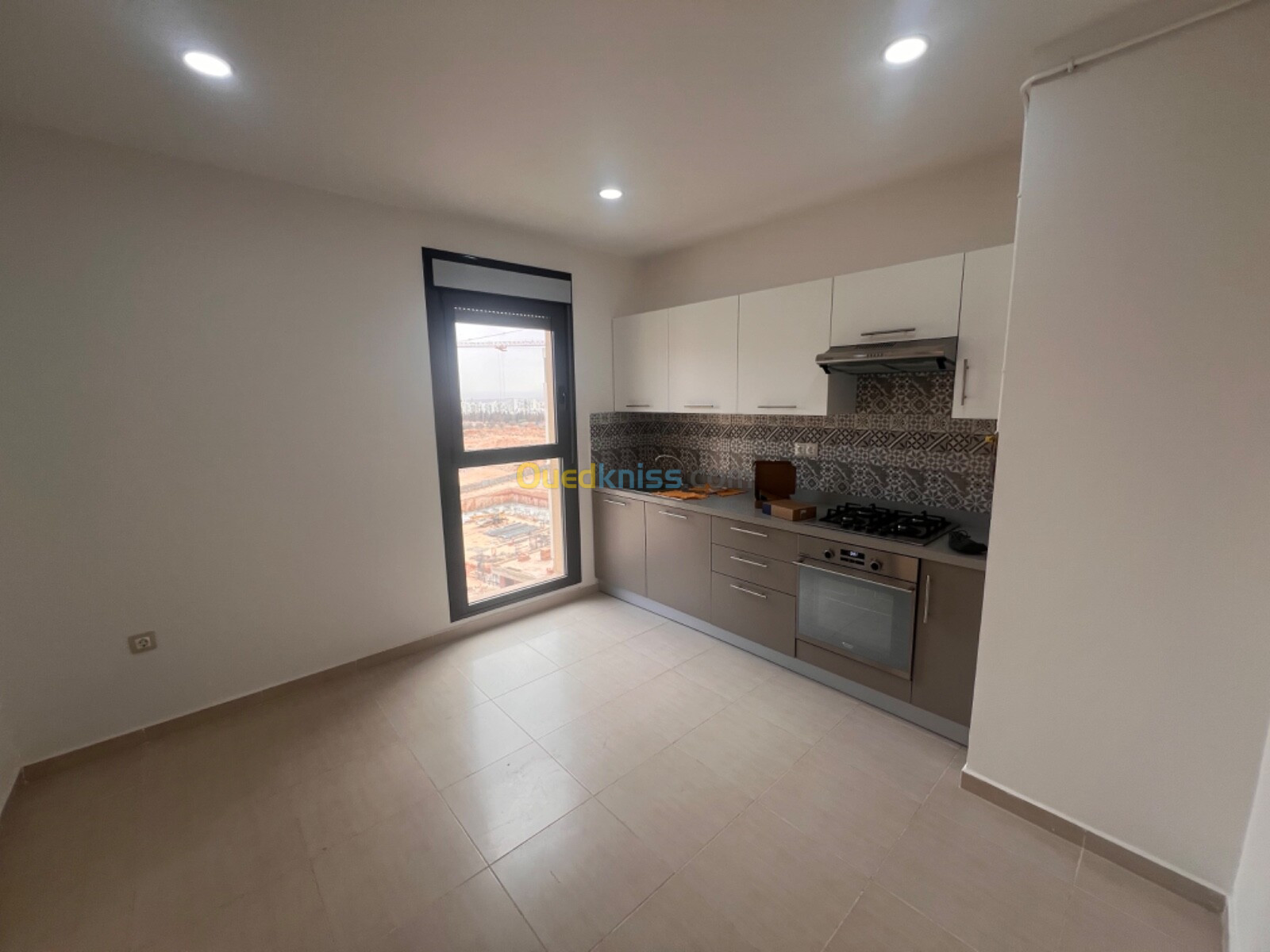 Location Appartement F05 Oran Bir el djir