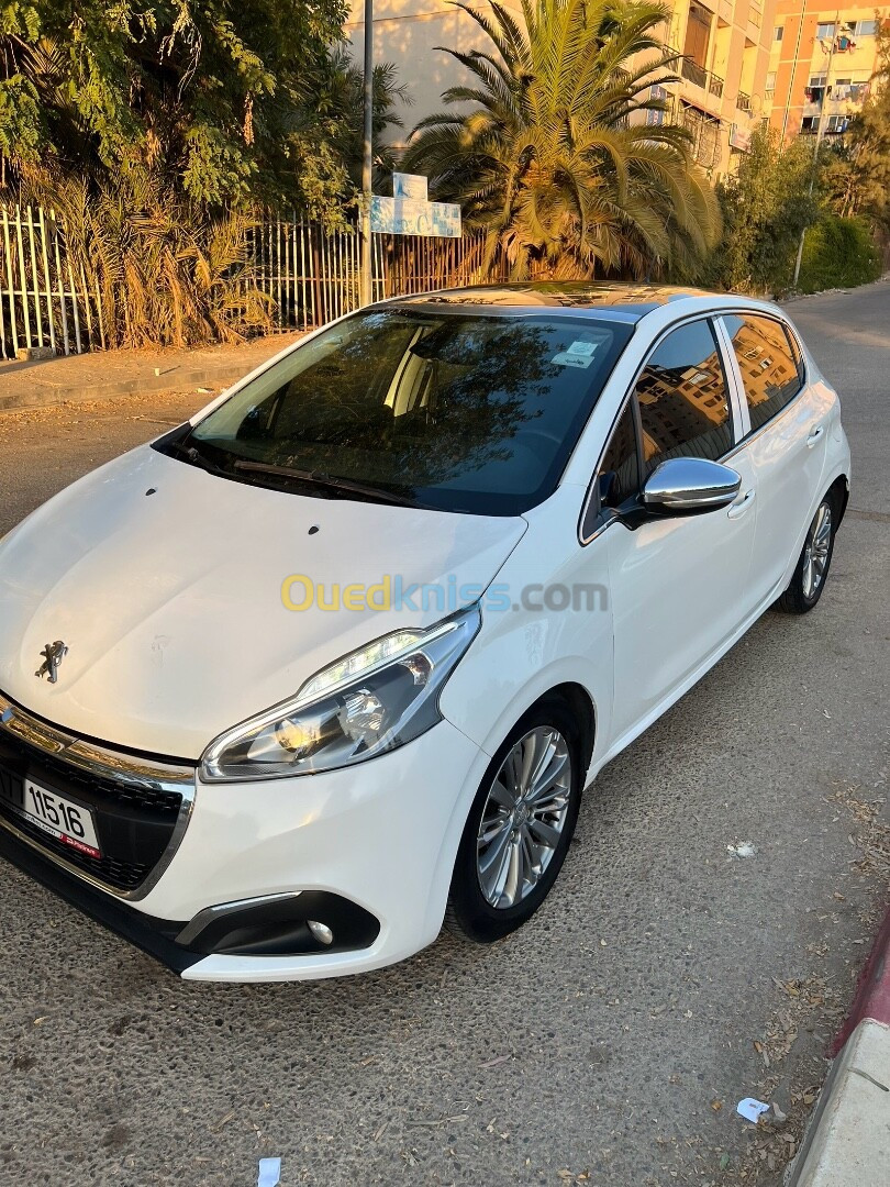 Peugeot 208 2015 Allure Facelift