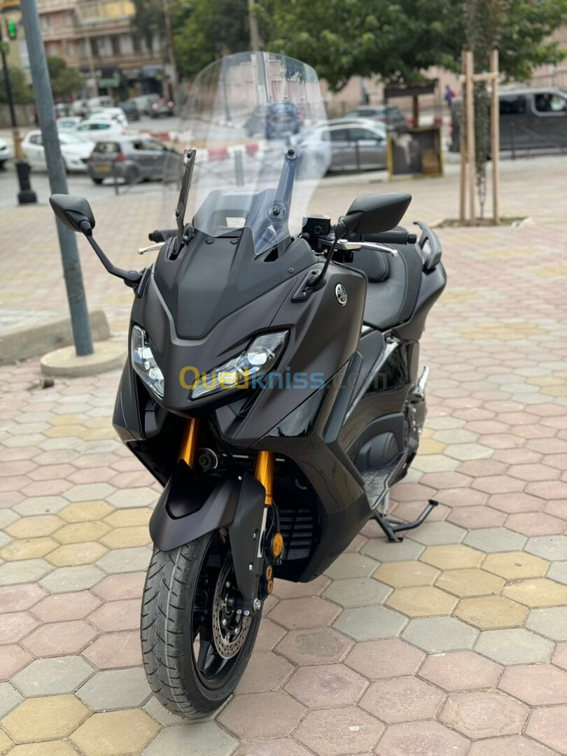 YAMAHA TMAX 562 TECH MAX DARK MAGMA 2024