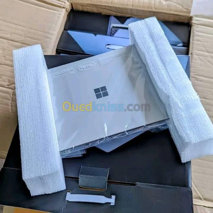 Microsoft Surface Pro 10/CORE ULTRA 5- 135UE/RAM 8GB /SSD 256/ECRAN 13 TACTILE 2.5 K