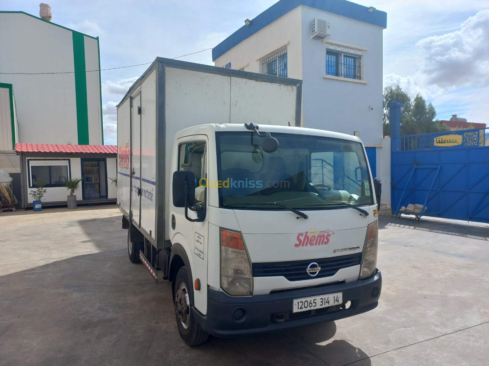 Nissan Cabstar nt400 2014 Cabstar nt400 blanc