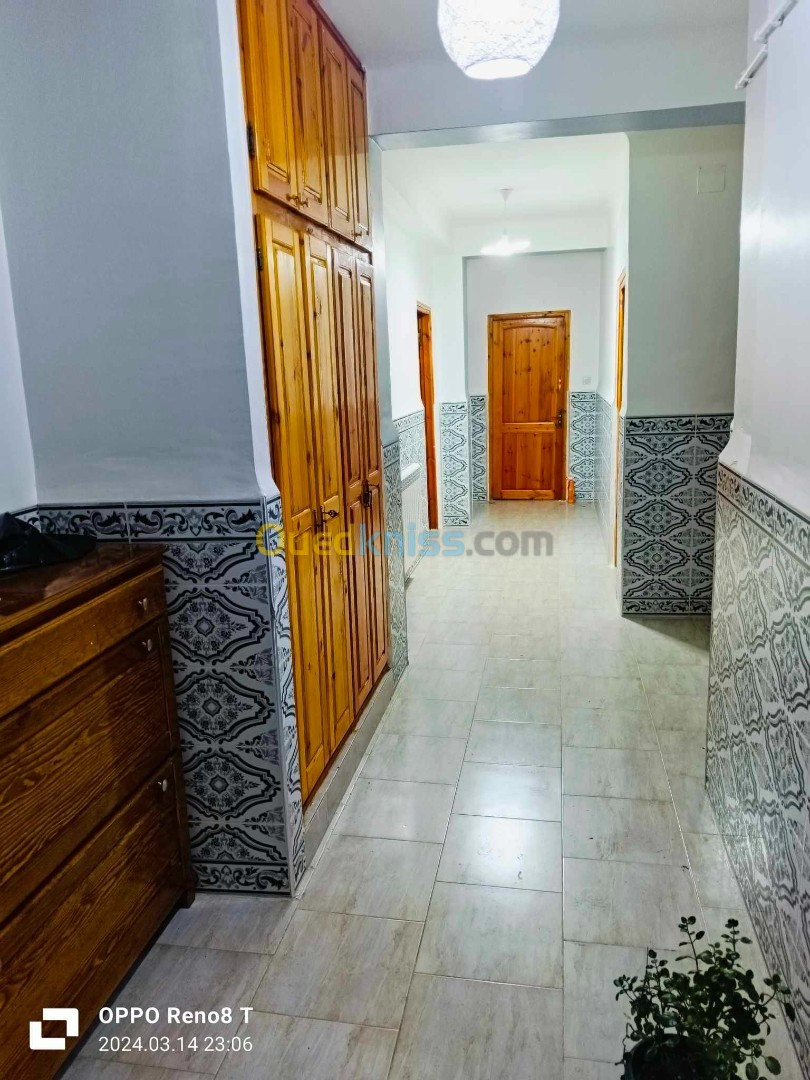 Location Appartement F5 Skikda El Hadaiek