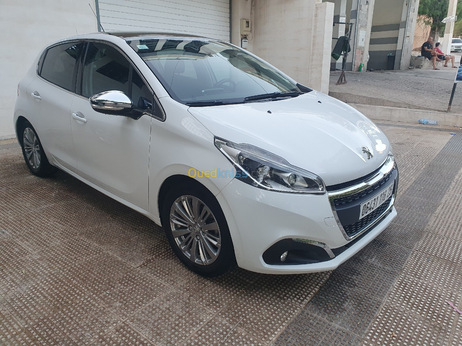 Peugeot 208 2016 Allure Facelift