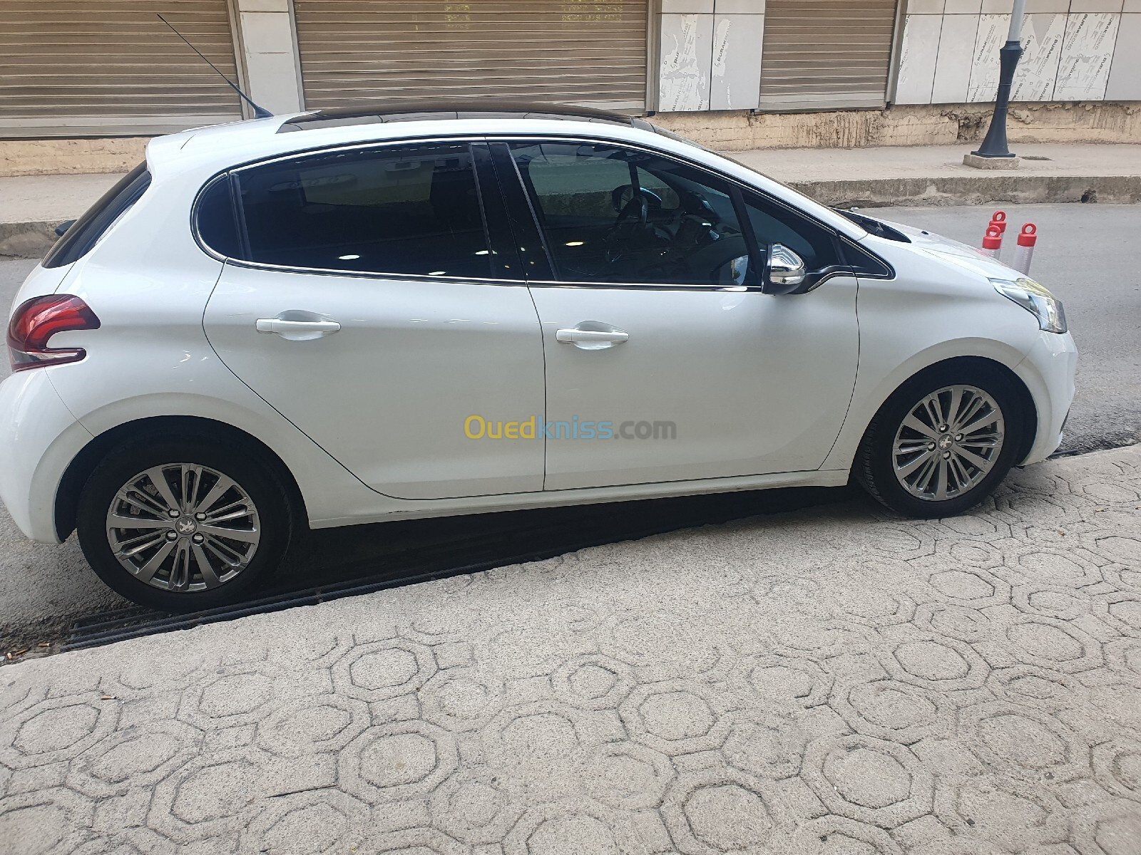 Peugeot 208 2016 Allure Facelift