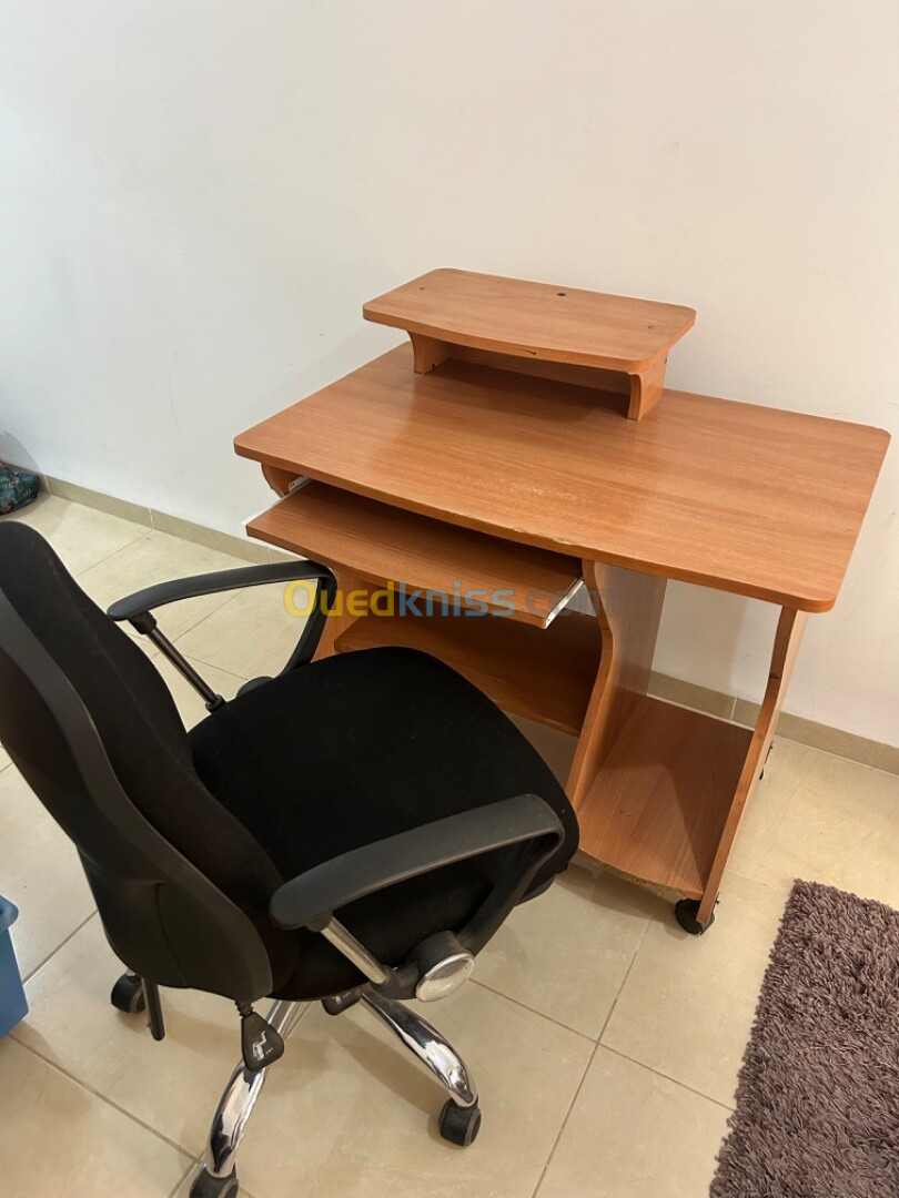 Bureau avec chaise 