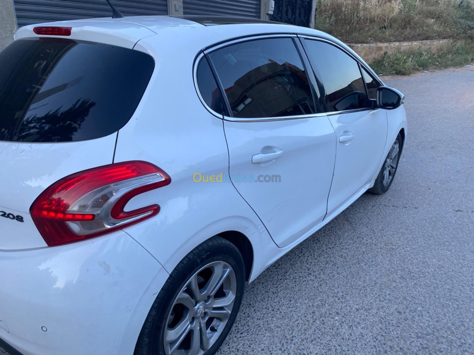 Peugeot 208 2015 Allure