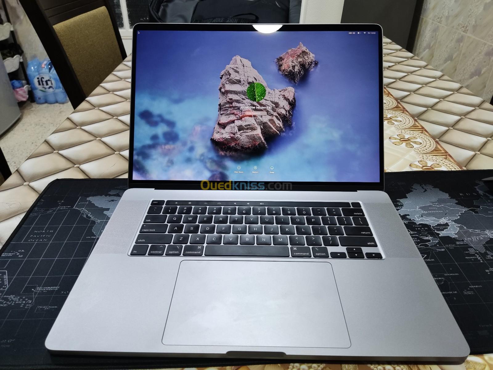 macbook pro 2019, 16 Pouces, 58 cycles, 16gb , 1tb , 60 cycles