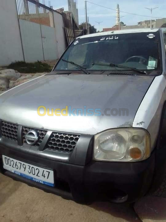 Nissan 4×4 2002 الاصلية