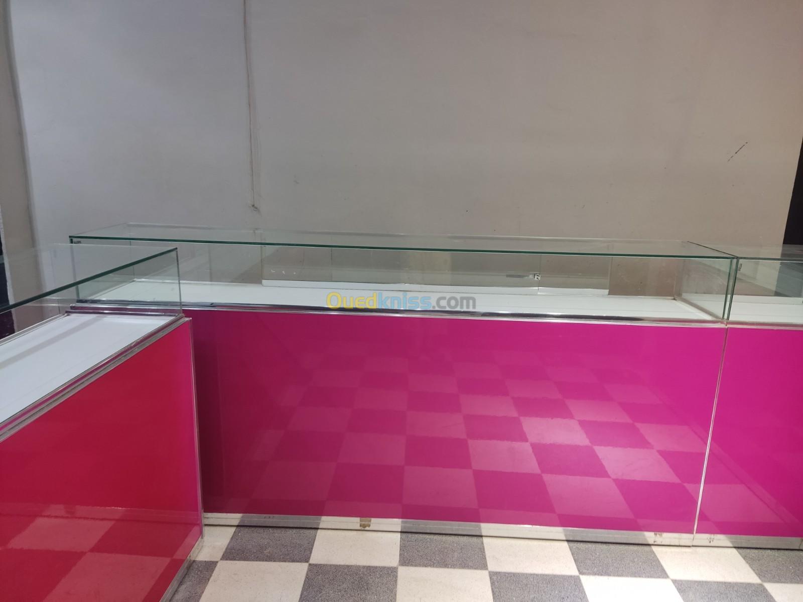 Vitrine _ présentoirs 