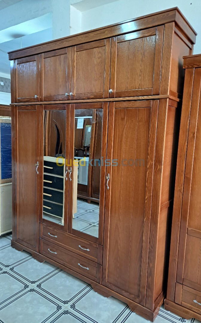 Armoire  4 + 4 en bois rouge 