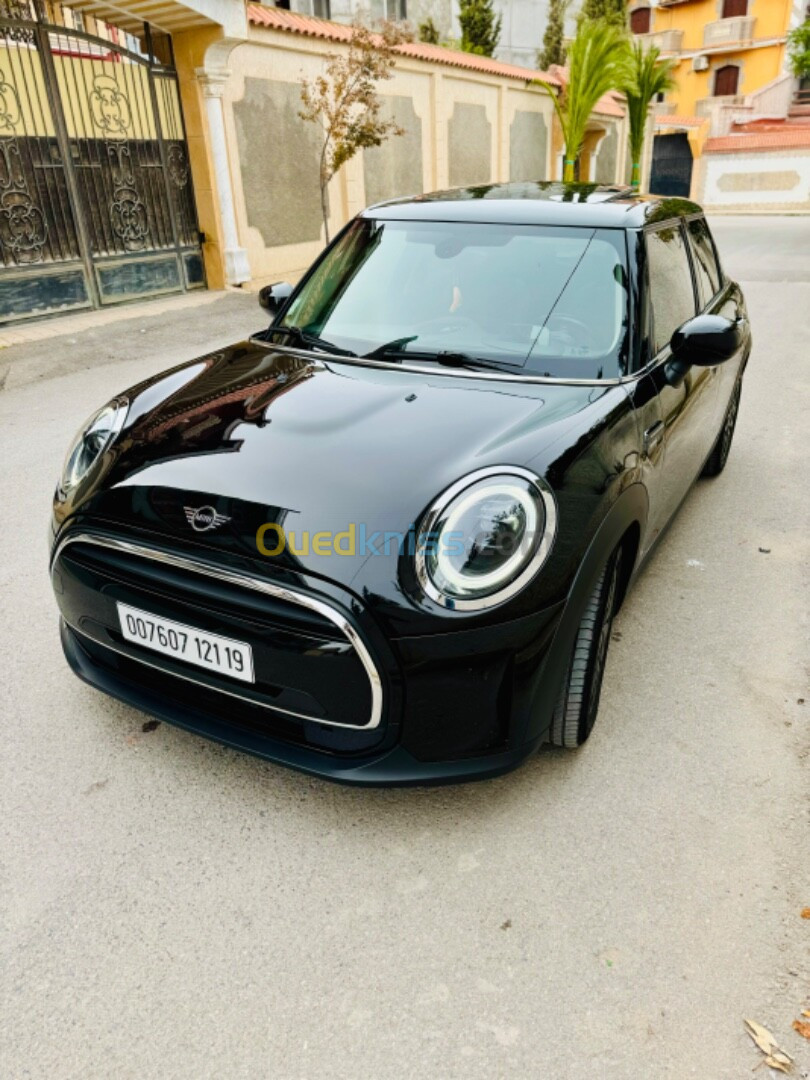 Mini Cooper hatch F55 2021 5 PORTES COOPER 136 CH EDITION CAMDEN BVM6