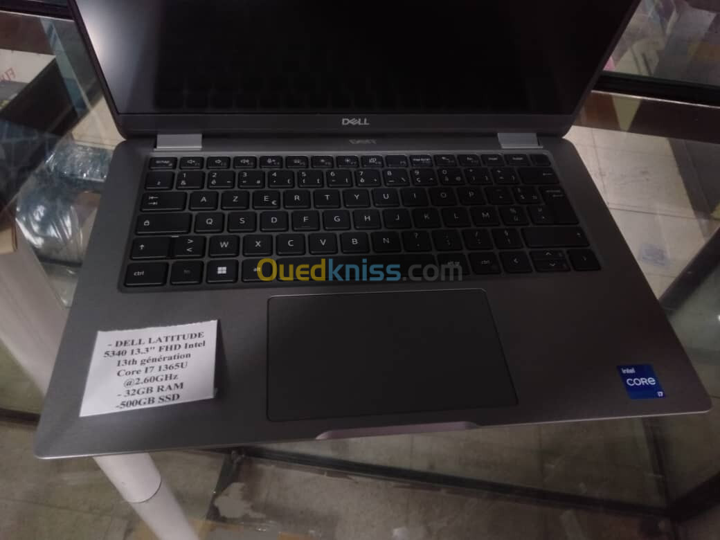 DELL LATITUDE 5330 Intel Core i5-1245U cache 12 Mo, jusqu'à 4,40 GHz 16GB 256GB SSD 13" FULL HD