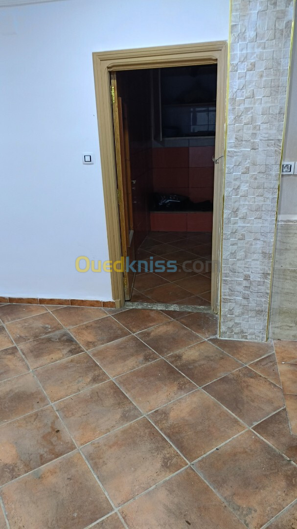 Location Appartement F5 Alger Bir mourad rais