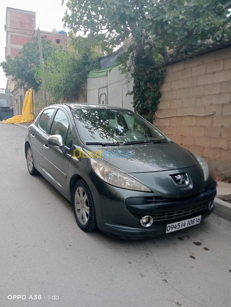 Peugeot 207 2008 1.6 hdi