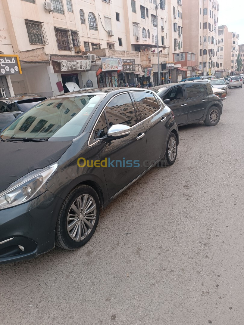 Peugeot 208 2015 Allure Facelift