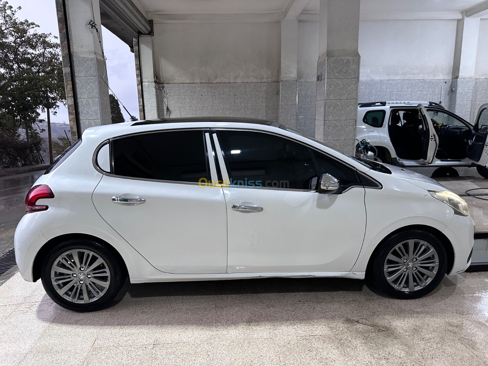 Peugeot 208 2016 Allure Facelift