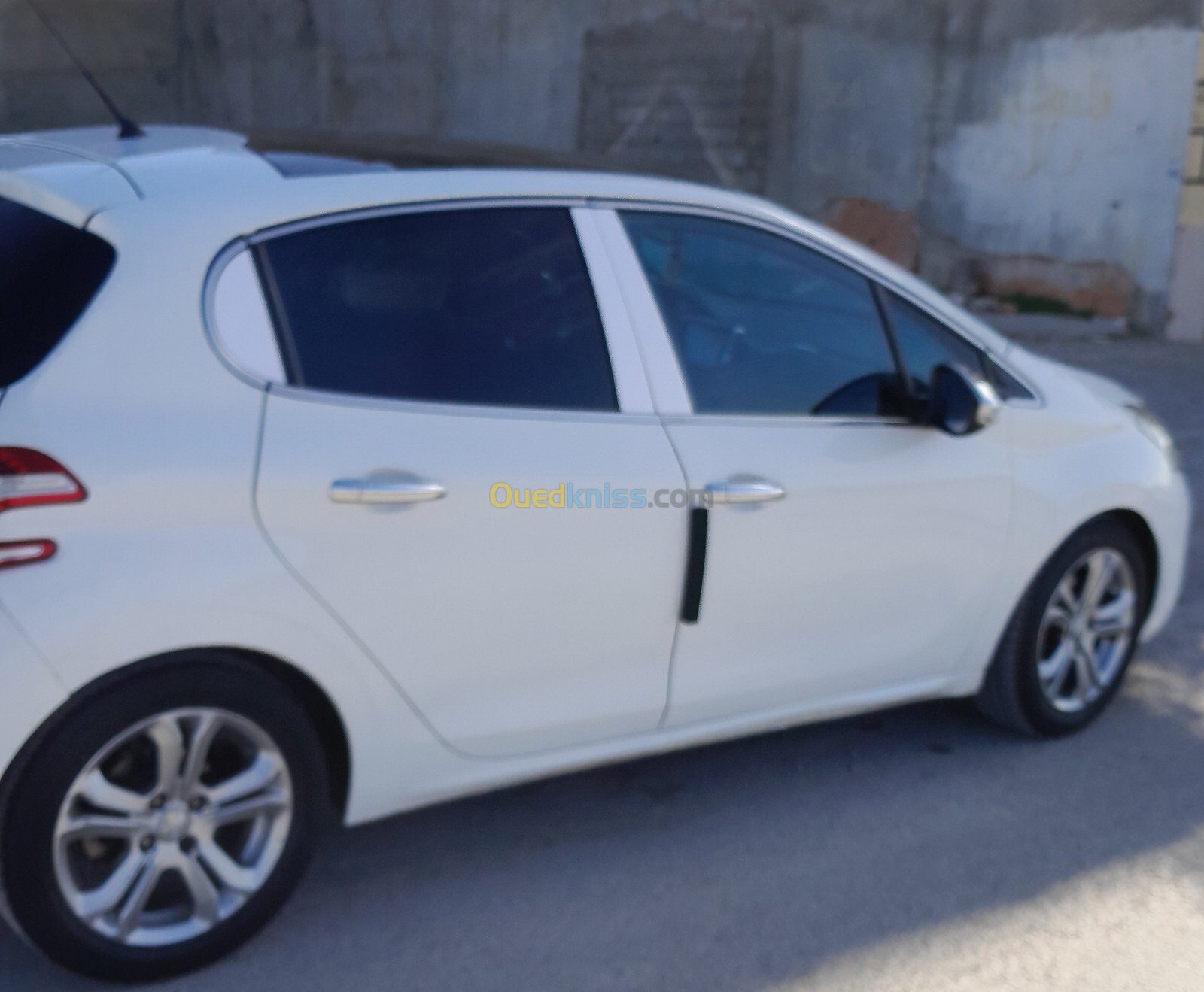 Peugeot 208 2015 Allure