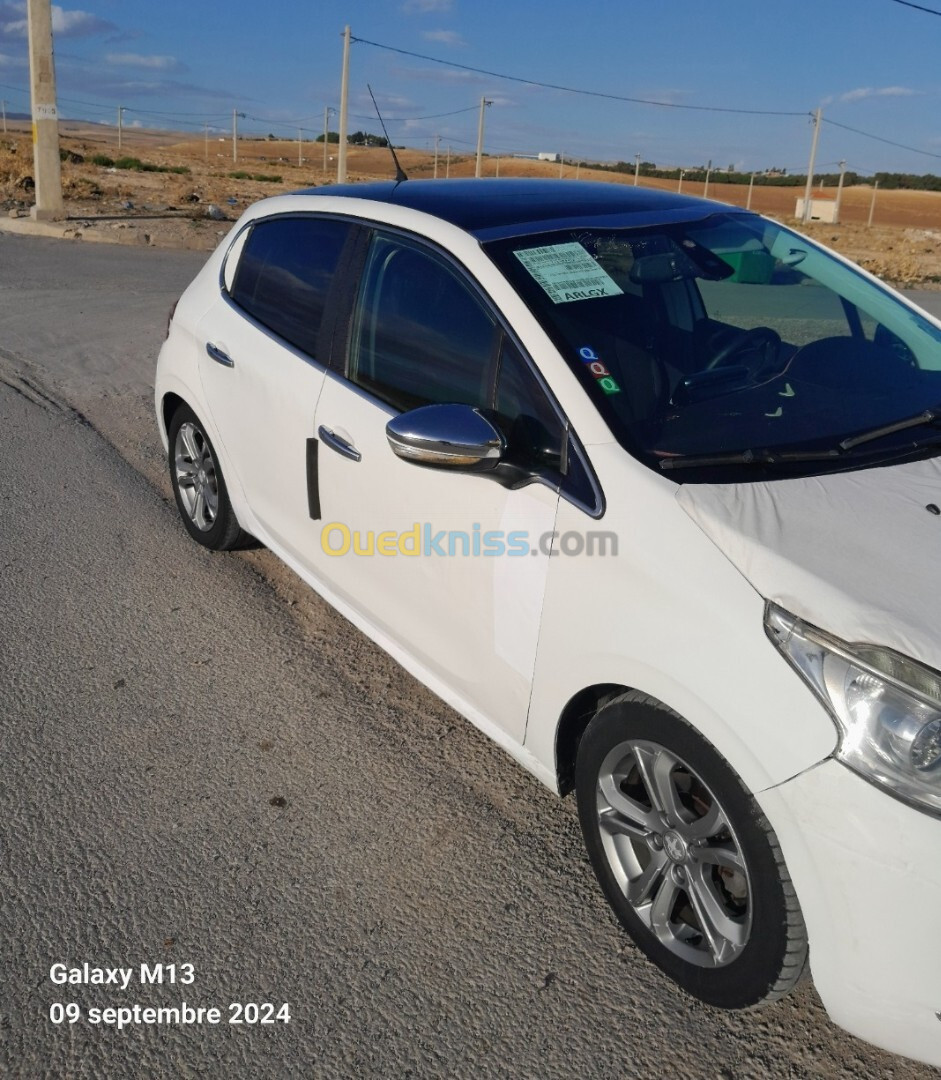 Peugeot 208 2014 Allure