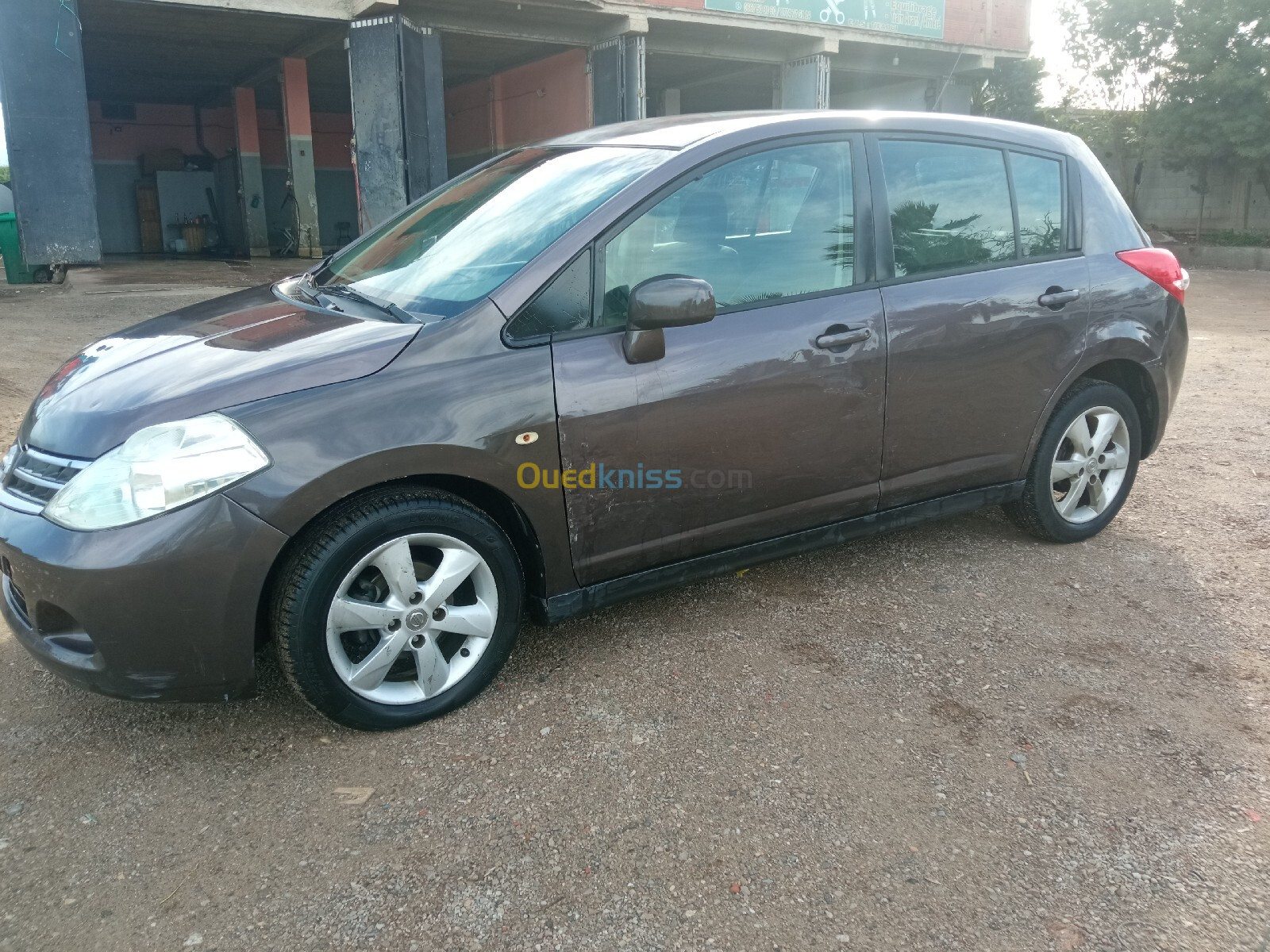 Nissan Tiida 5 portes 2009 Tiida 5 portes