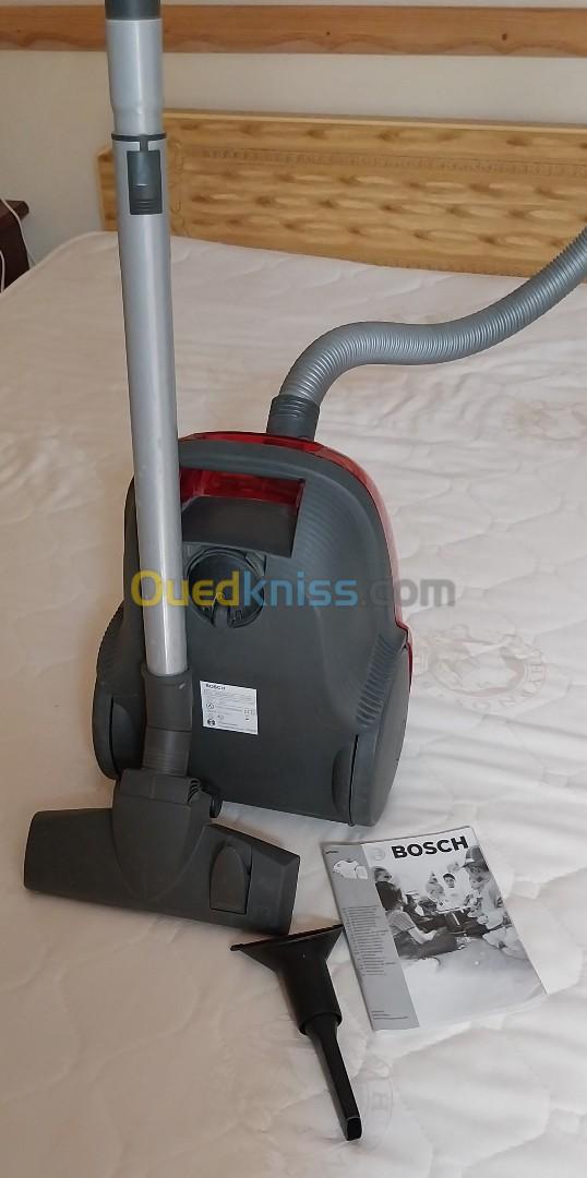 Aspirateur Bosch 1800W.