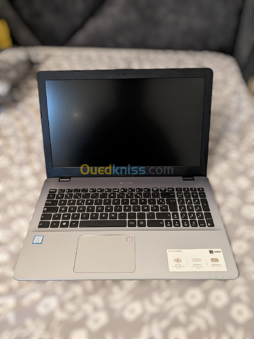 Asus Vivobook 15 i7 8th 8hb 250ssd 1tera hdd