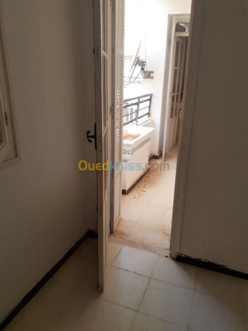 Location Appartement F4 Alger Souidania