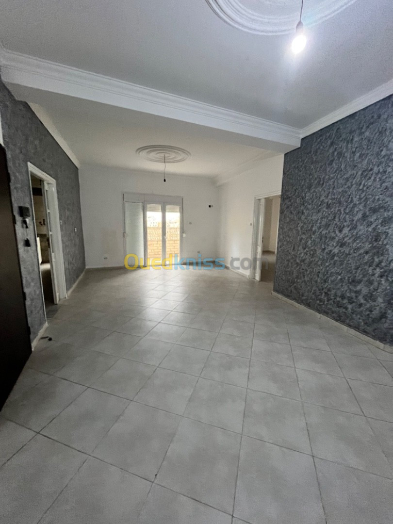 Location Appartement F04 Alger Bouzareah