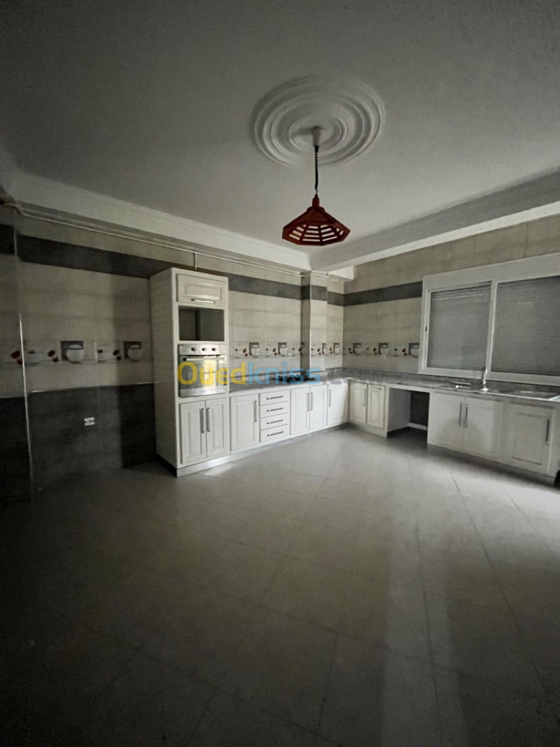 Location Appartement F04 Alger Bouzareah