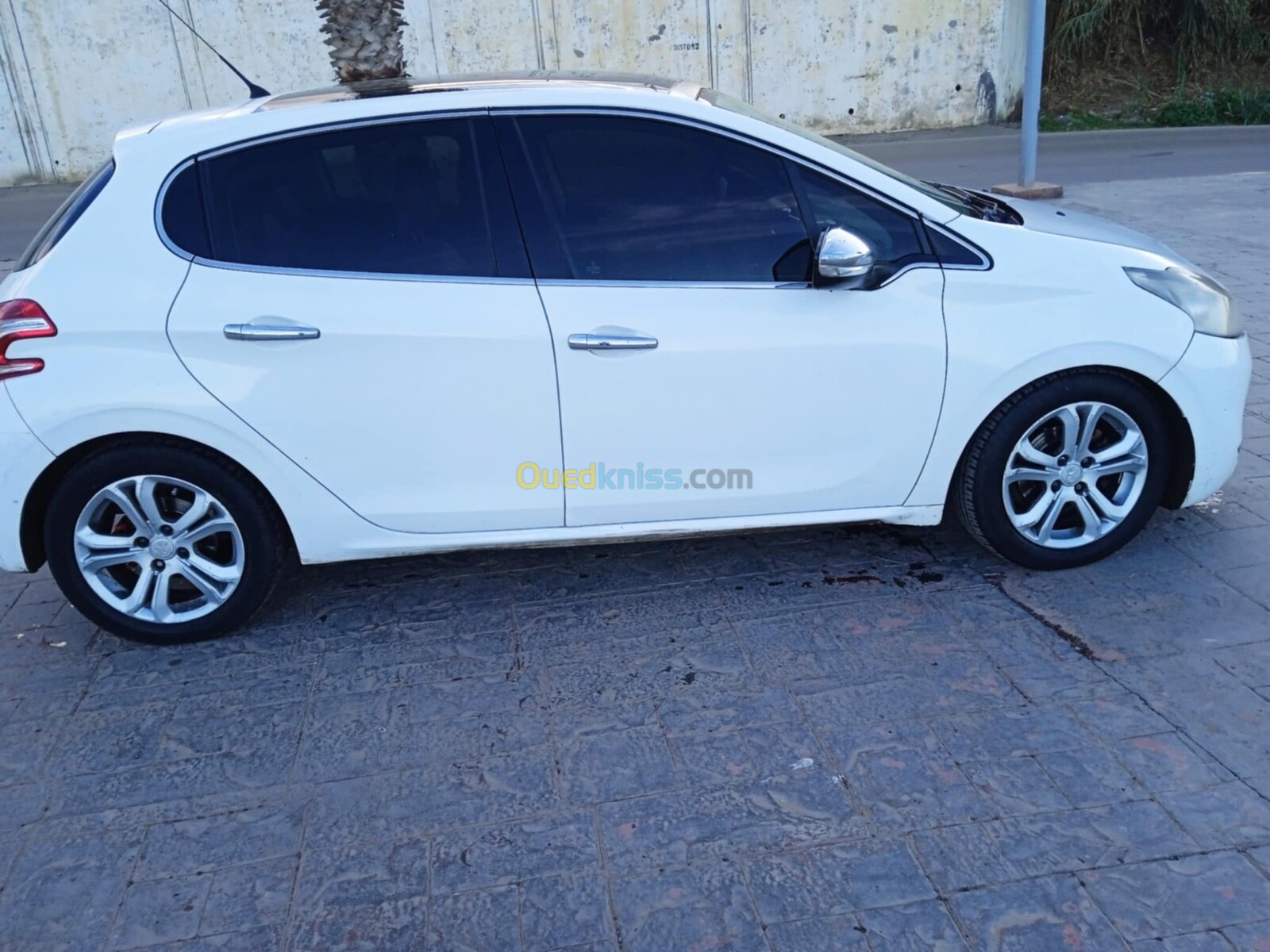 Peugeot 208 2015 Allure