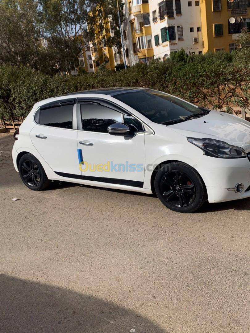 Peugeot 208 2015 Allure