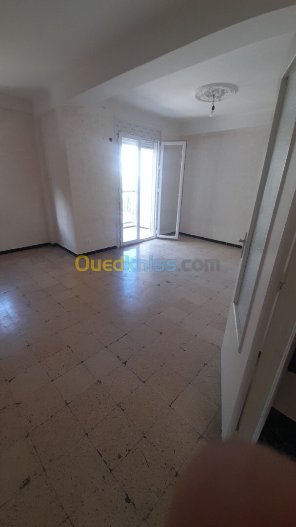 Location Appartement F3 Alger Bouzareah