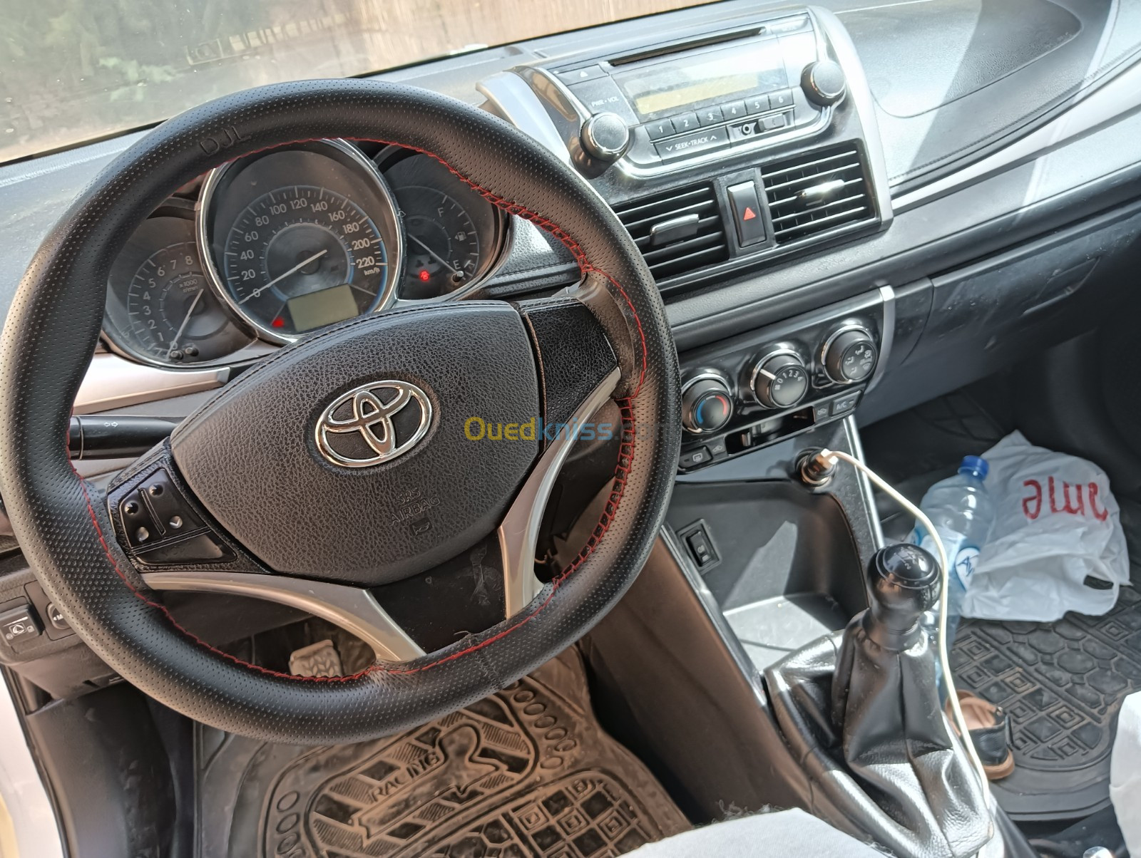 Toyota Yaris Sedan 2015 Play