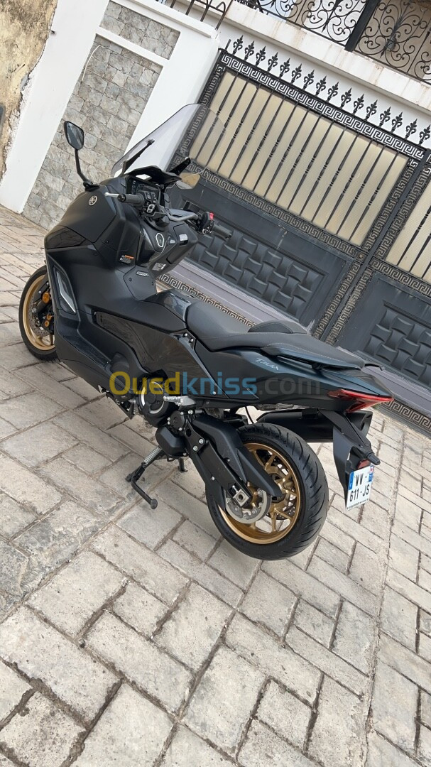 Yamaha T-max 560 2023