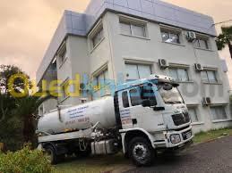 Camion nettoyage vidange 