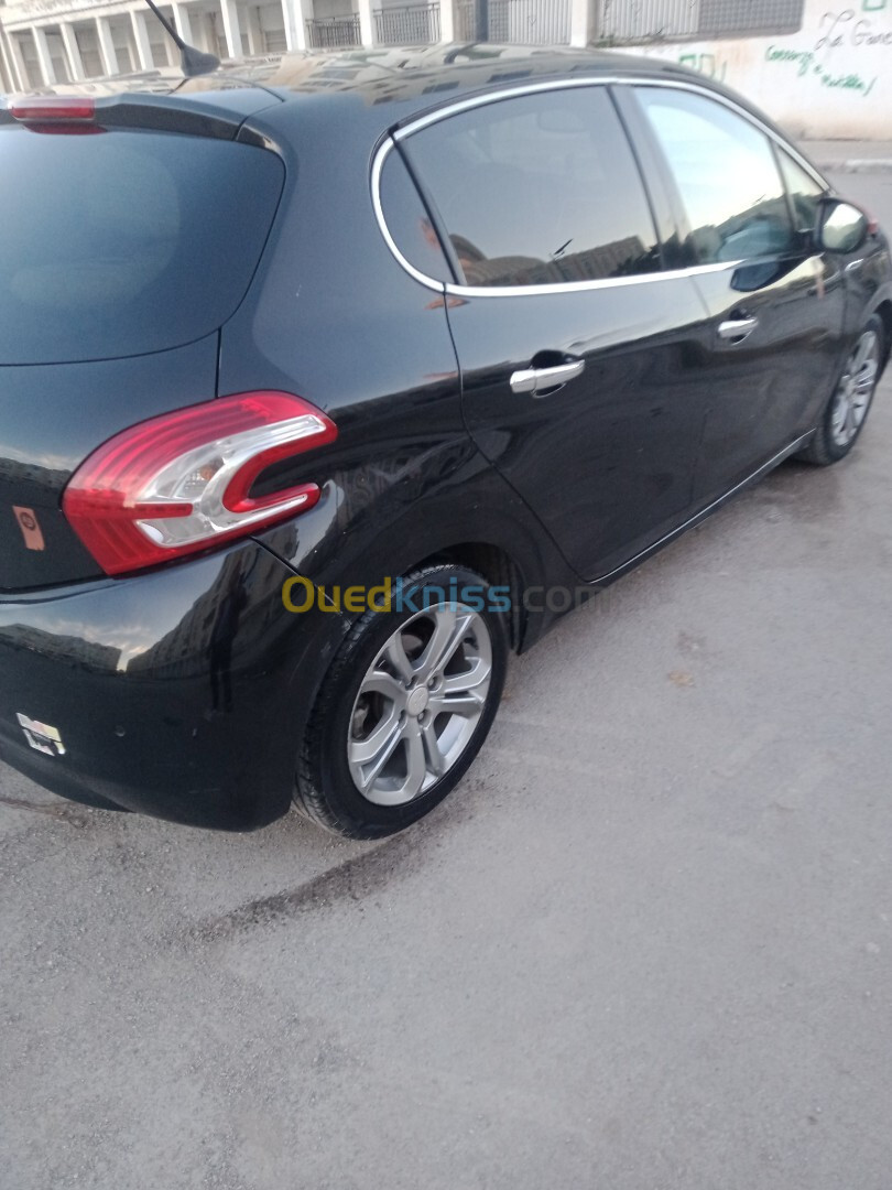 Peugeot 208 2015 Roland Garros