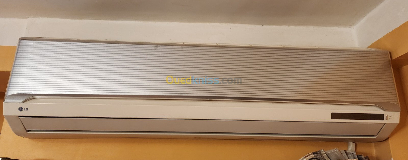 VEND CLIMATISEUR SPLIT  LG 24000 BTU