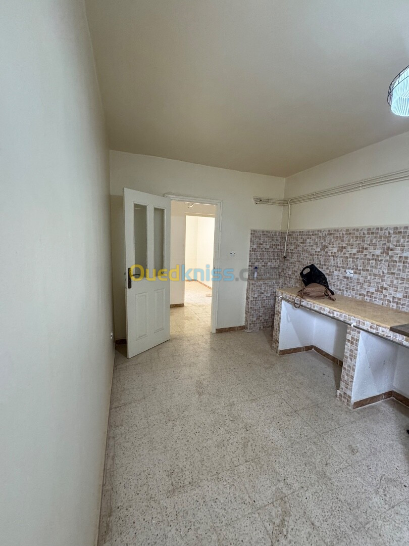 Location Appartement F3 Alger Saoula